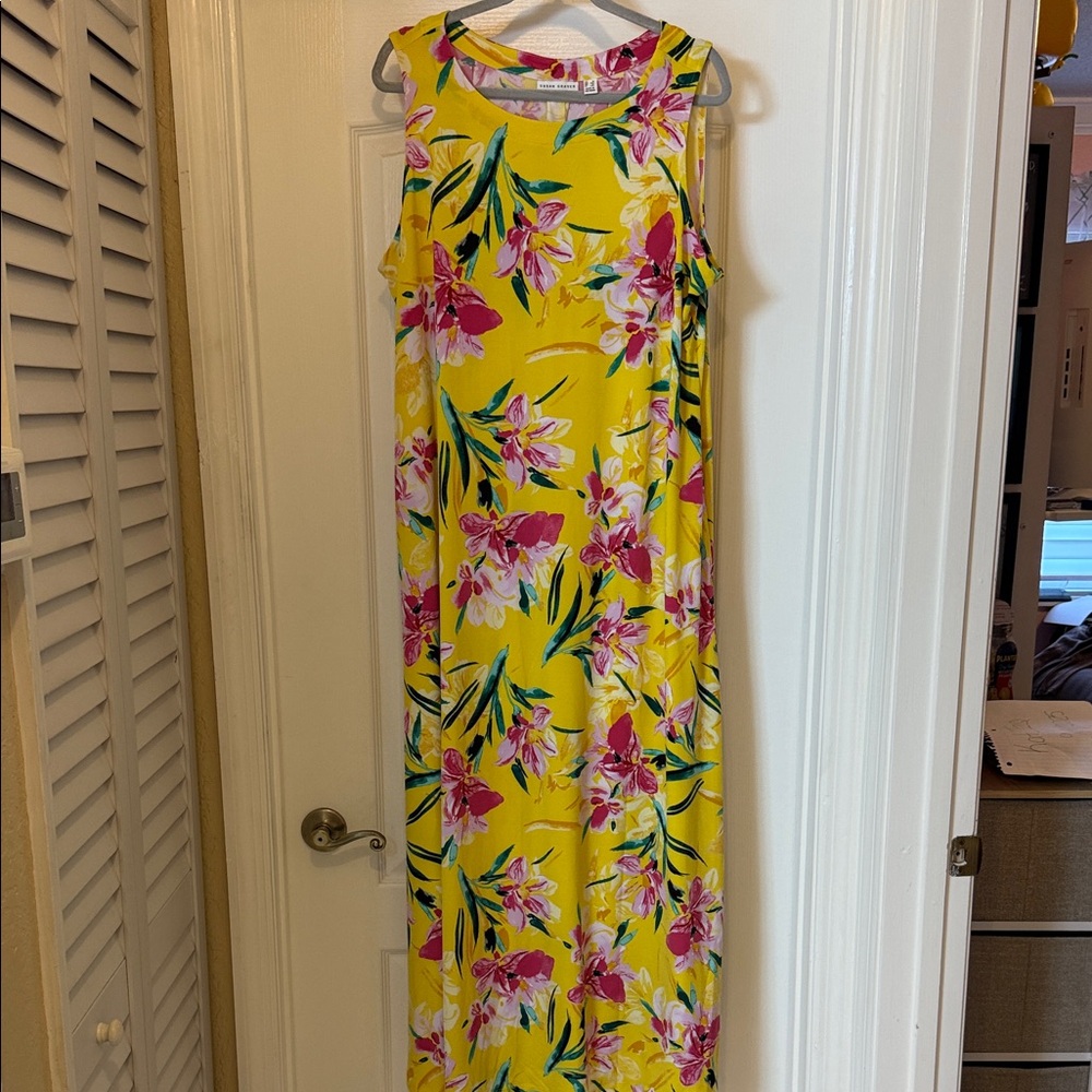 Susan Graver Floral Yellow Sleeveless Dress